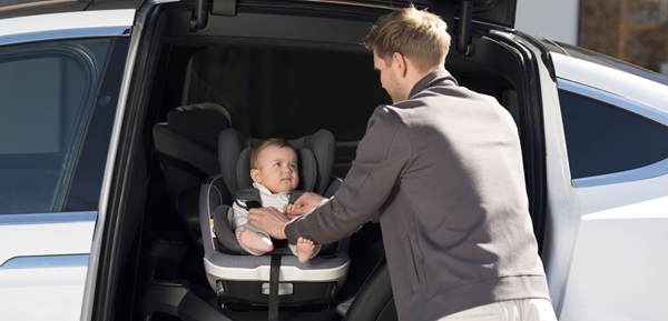 BeSafe Παιδικό Κάθισμα Αυτοκινήτου iZi Twist B i-Size 0-18kg, Fresh Black Cab