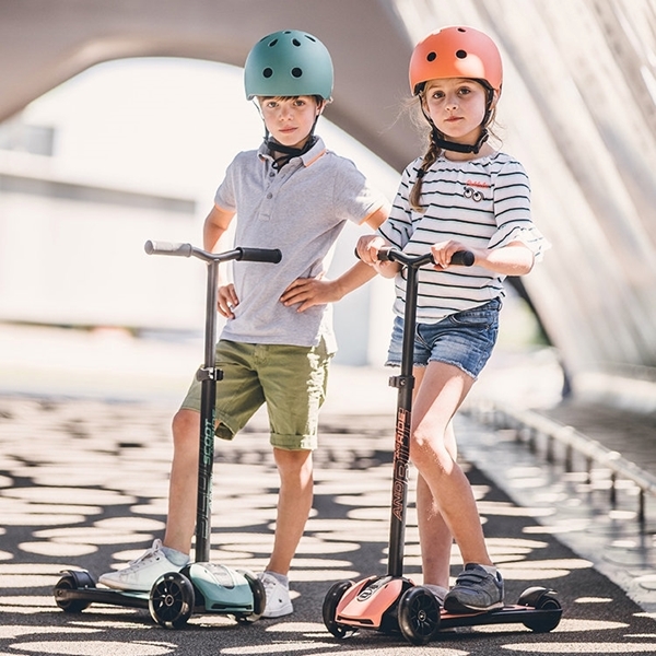 Scoot & Ride Παιδικό Πατίνι HighWayKick 5 LED Peach